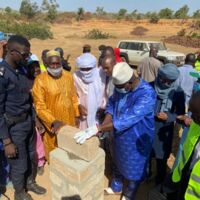 Pose de la 1ère pierre du barrage de Tiètiguila.jpg